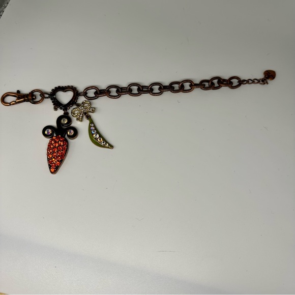 Rare Betsey Johnson! Vintage Crystal Vegetable Charm Bracelet - Picture 4 of 11